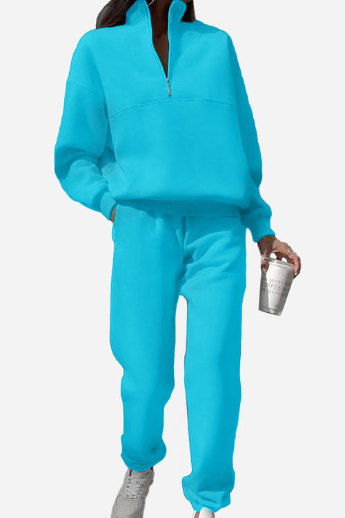 Athleisure en Su Máxima Expresión: Chándal de dos Piezas con Mezcla de Algodón