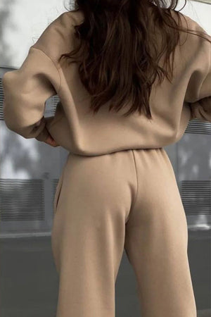Athleisure en Su Máxima Expresión: Chándal de dos Piezas con Mezcla de Algodón
