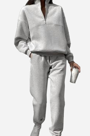 Athleisure en Su Máxima Expresión: Chándal de dos Piezas con Mezcla de Algodón