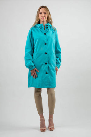 CHAQUETA CORTAVIENTOS CON CAPUCHA IMPERMEABLE DE GRAN TAMAÑO